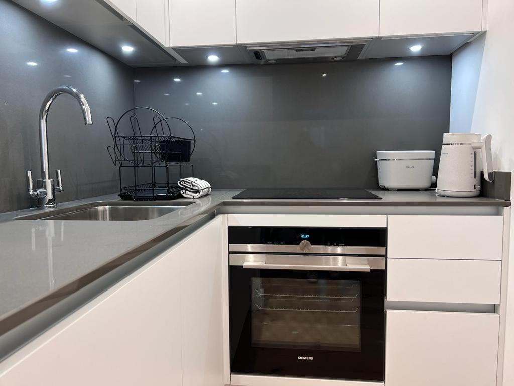 Chapel - Central Studio Apartment บาธ ภายนอก รูปภาพ